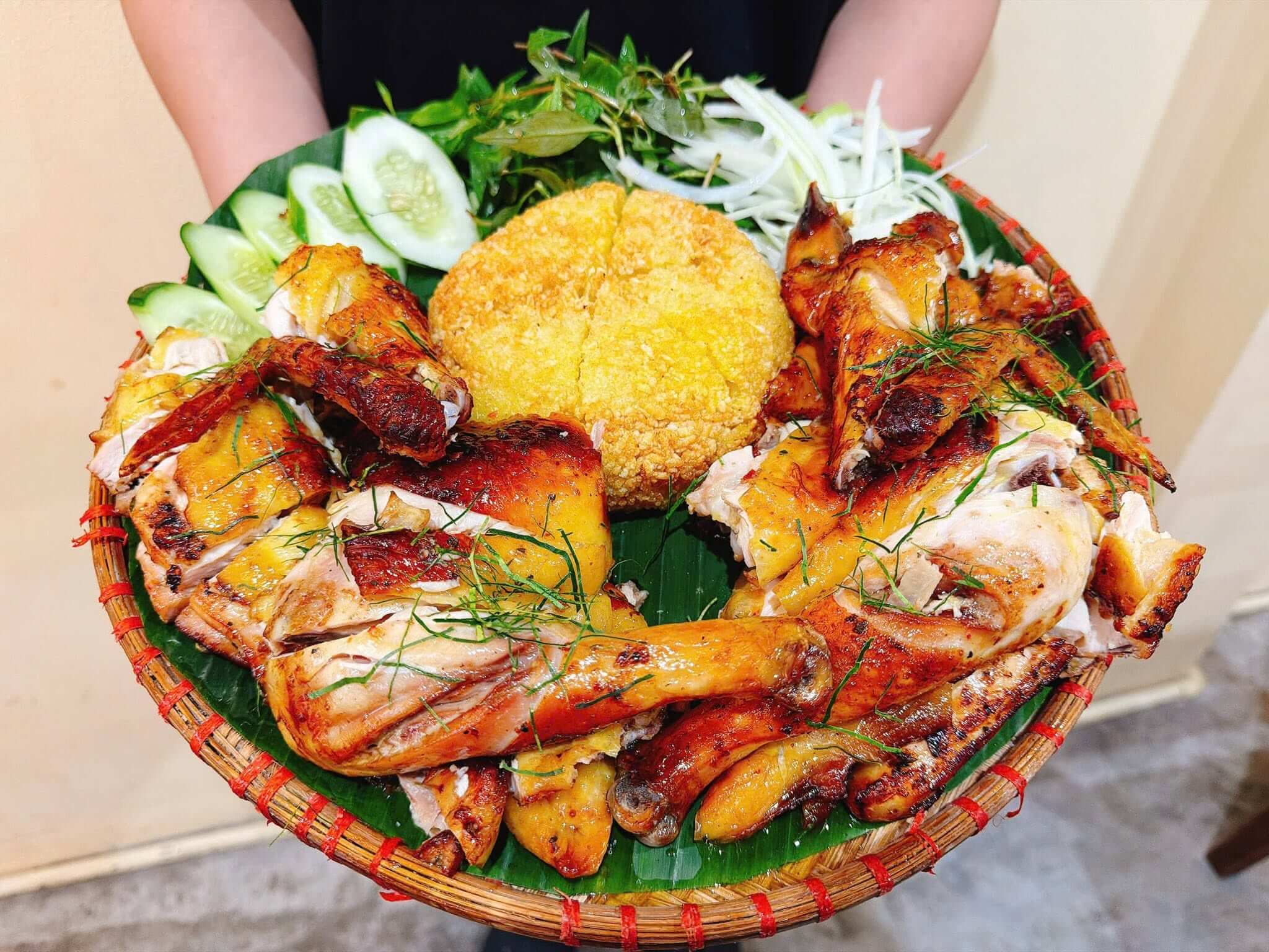 Đặc Sản Bình Dương Nhất Định Phải Thử GÀ xôi quay Phồng Bình Dương Đặc Sản Bình Dương Nhất Định Phải Thử GÀ xôi quay Phồng Bình Dương